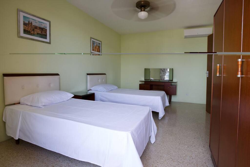 1 Bedrm Apt Seaview Balluta Bay San Ġiljan Buitenkant foto